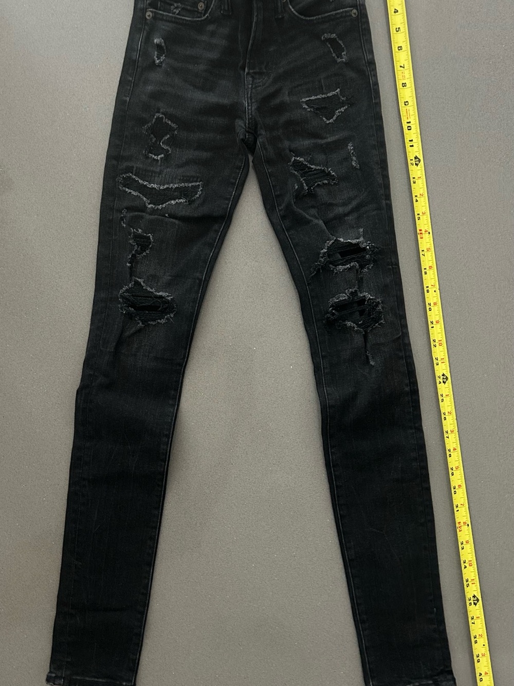 American Eagle Black Skinny Jeans Distressed Ripped Men's Size 26x28…